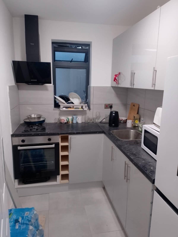 Room Amersham Avenue in Greater London