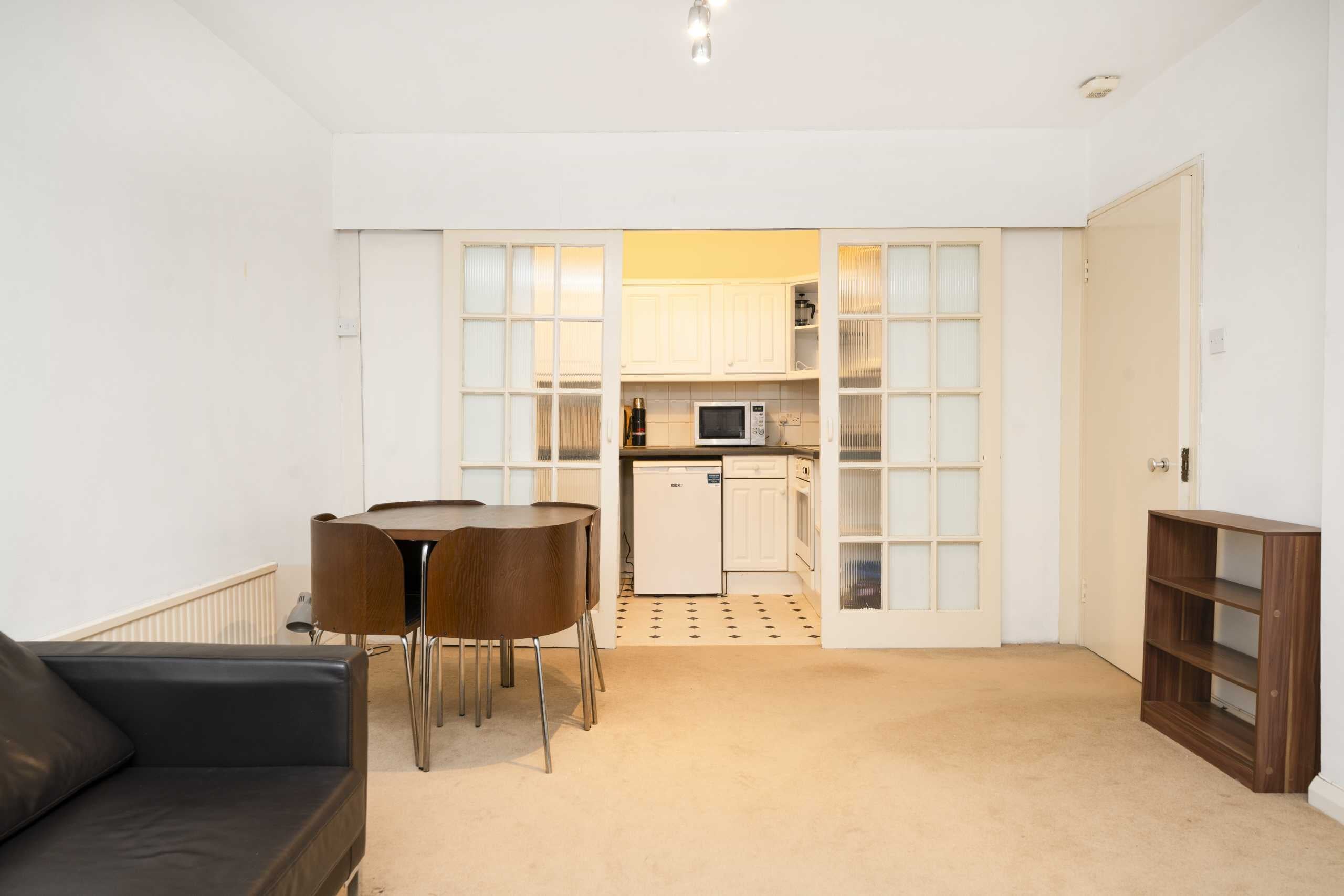 Flat Tavistock Place in Greater London