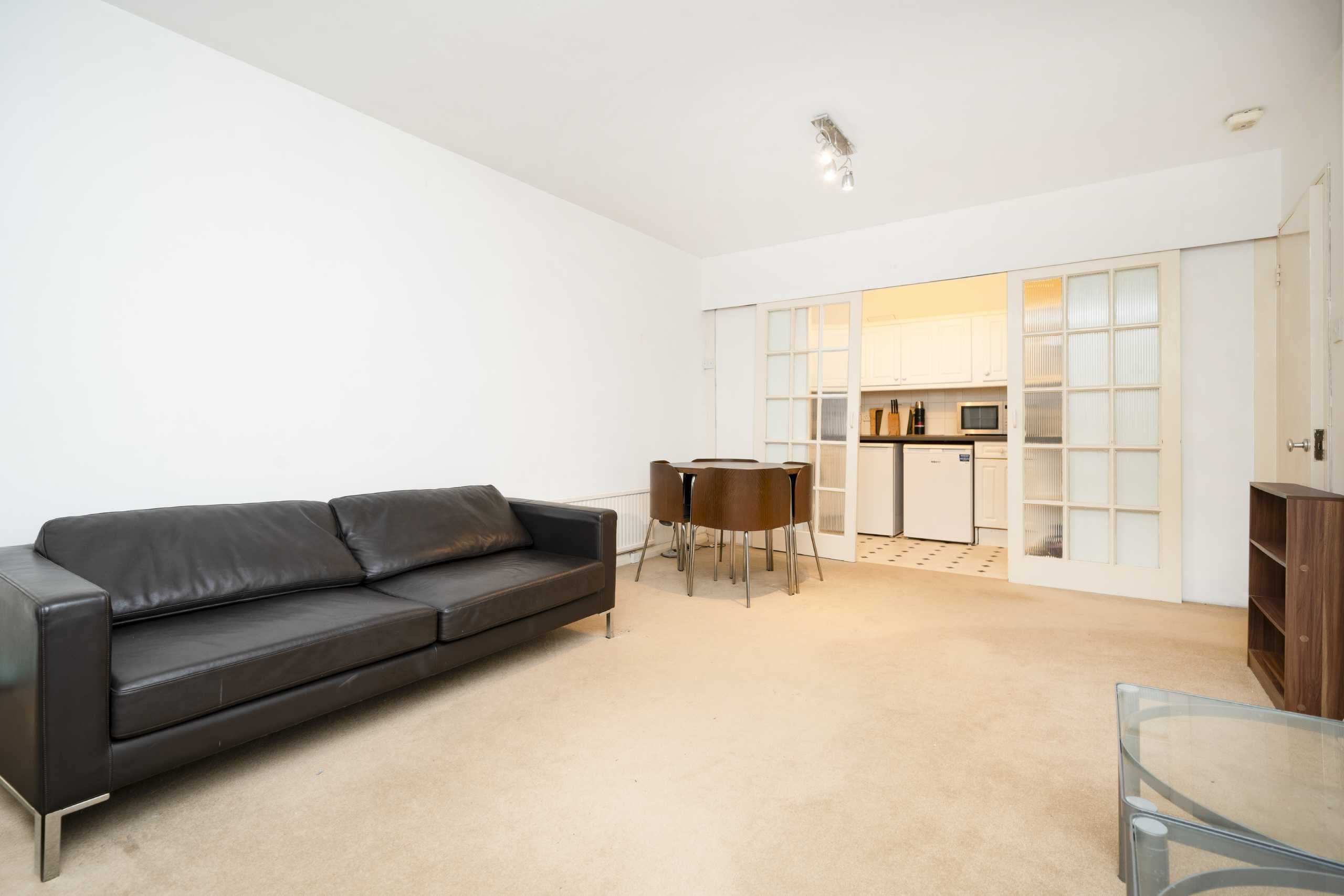 Flat Tavistock Place in Greater London