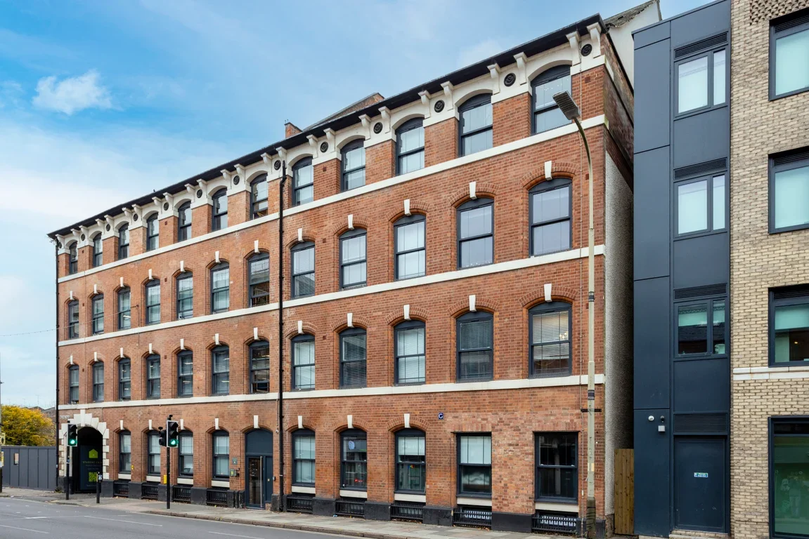 Flat Welford Road in Leicester