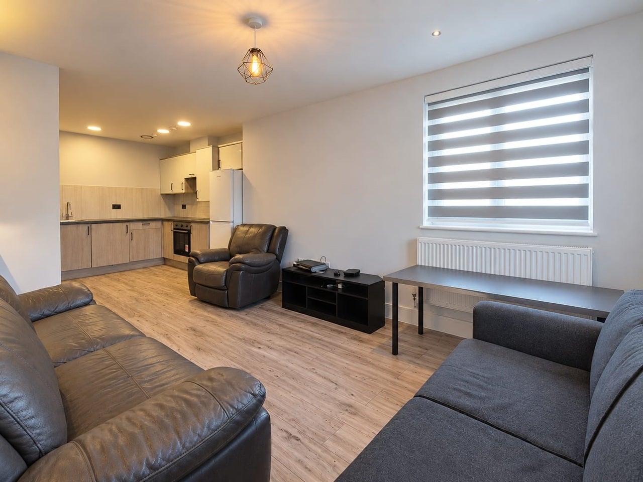 Flat Hornchurch Road in Greater London