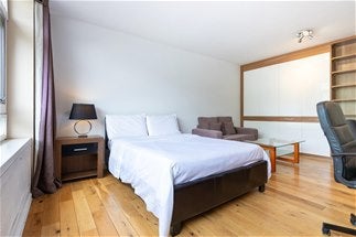 Flat Finchley Road in City of Westminster