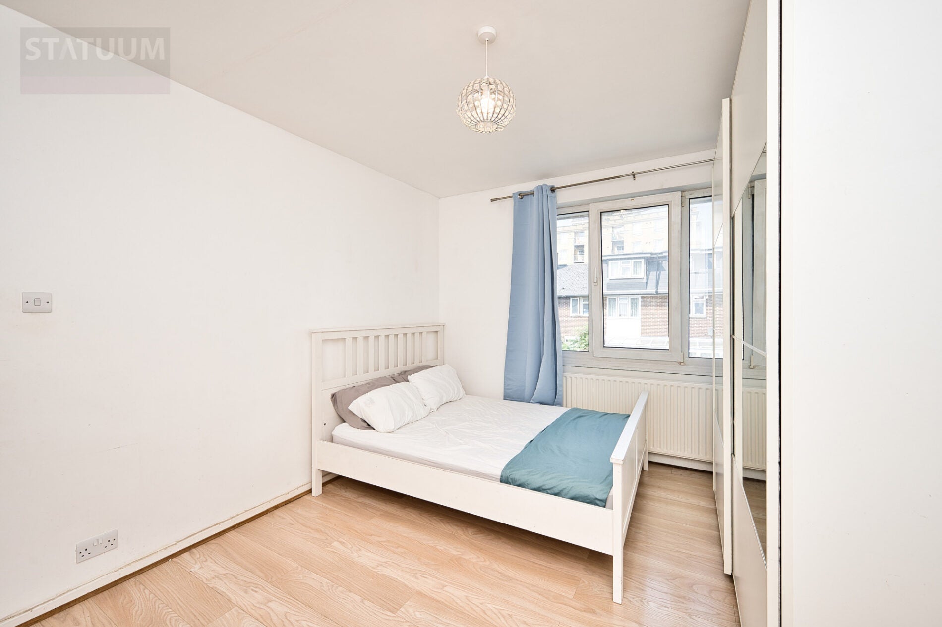 House Susannah Street in Greater London