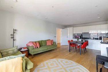 Flat Lillie Road in Greater London