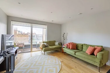 Flat Lillie Road in Greater London