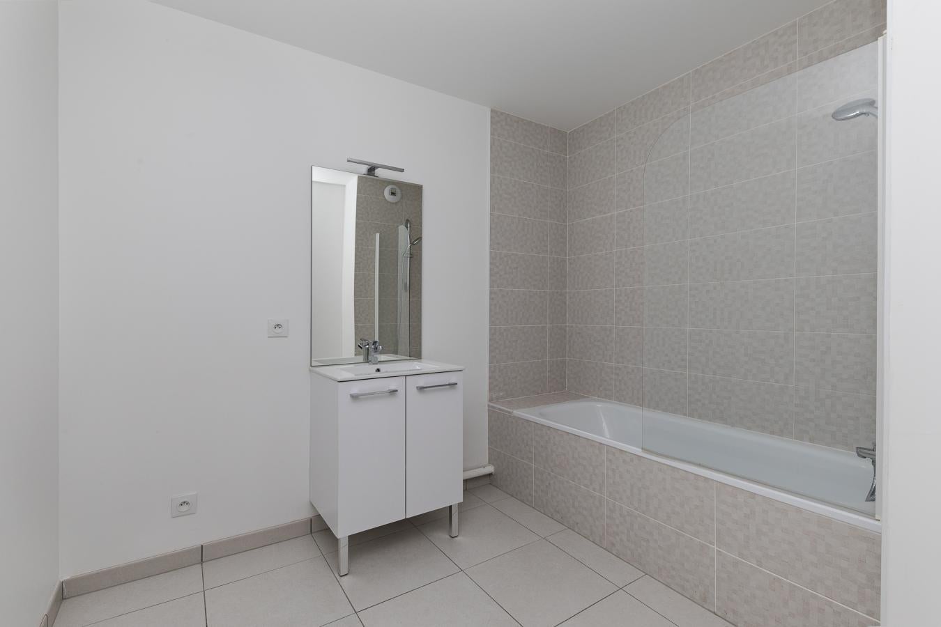 Flat Rue Georges Brassens in Notre-Dame-de-Bondeville