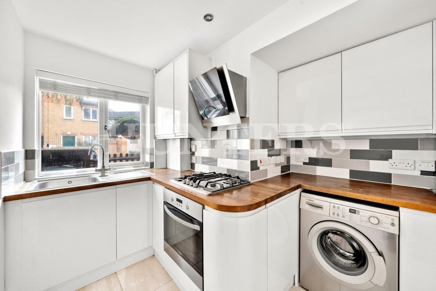 Flat Copperfield Drive in Greater London