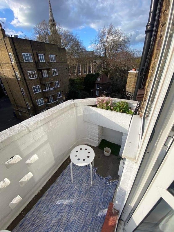 Room Saint Mary's Path in Greater London