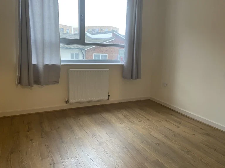 Flat Midland Road in Luton