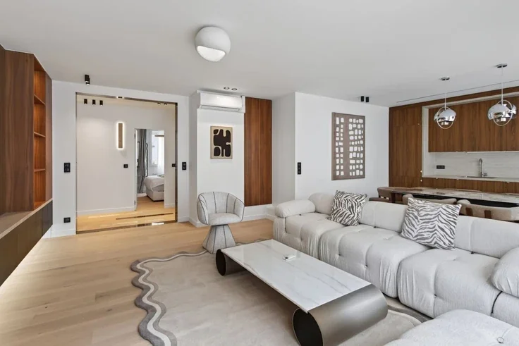 Flat Rue Georges Bizet in Paris