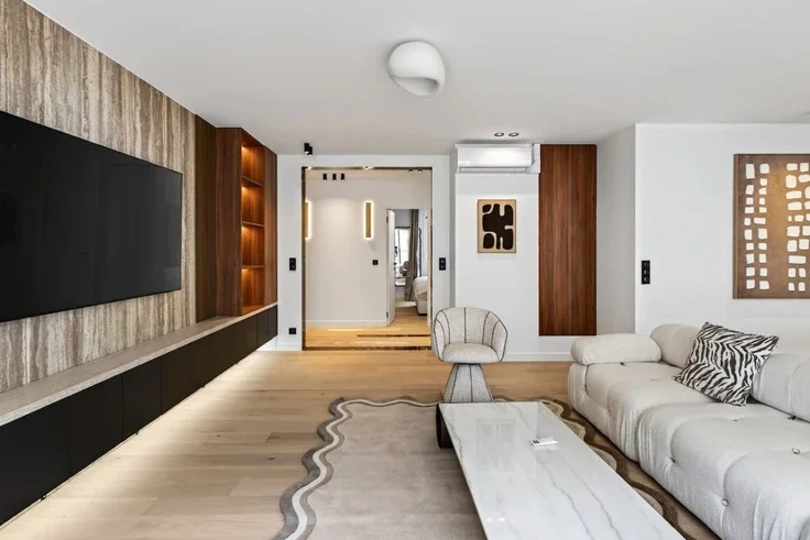 Flat Rue Georges Bizet in Paris