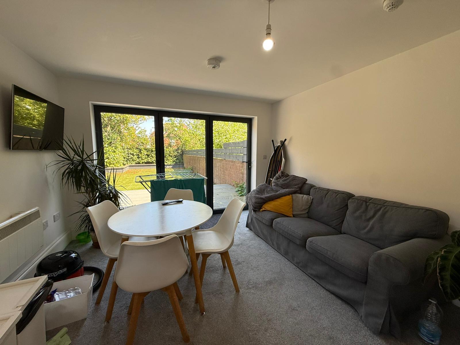 Room Thornbury Avenue in Southampton