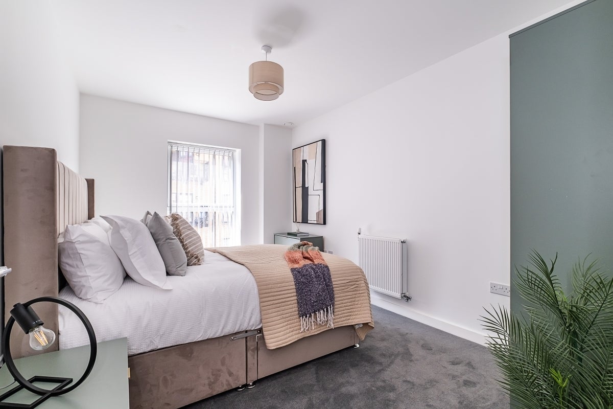 Flat Rolfe Terrace in Greater London