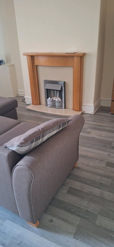 Room Lever Close in Tyldesley