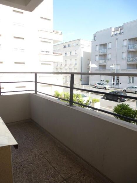 Flat Rue Hincmar in Reims