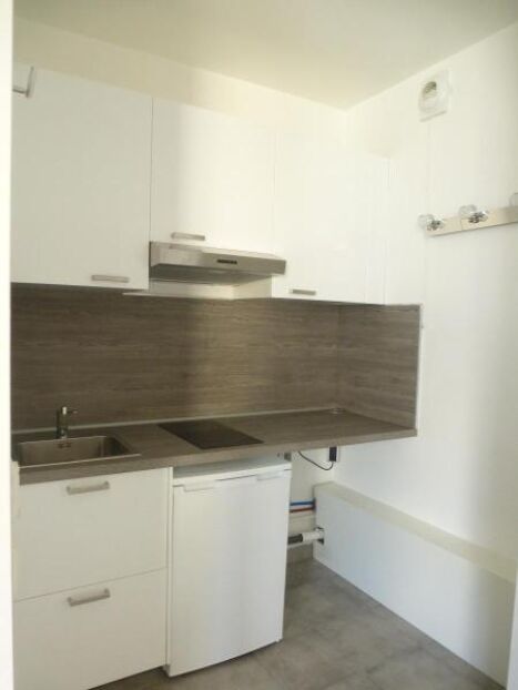 Flat Rue Hincmar in Reims