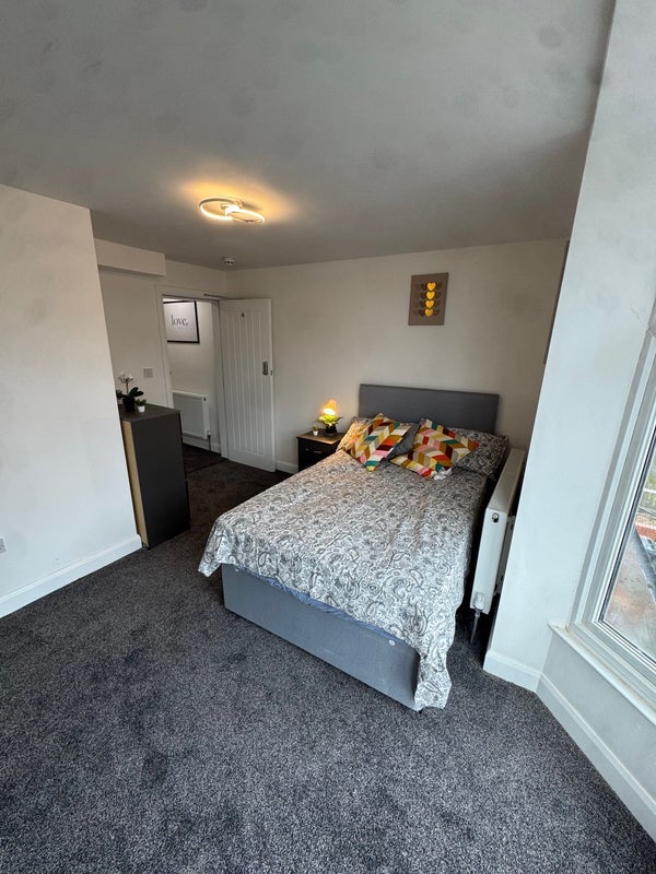 Room Other Road in Redditch