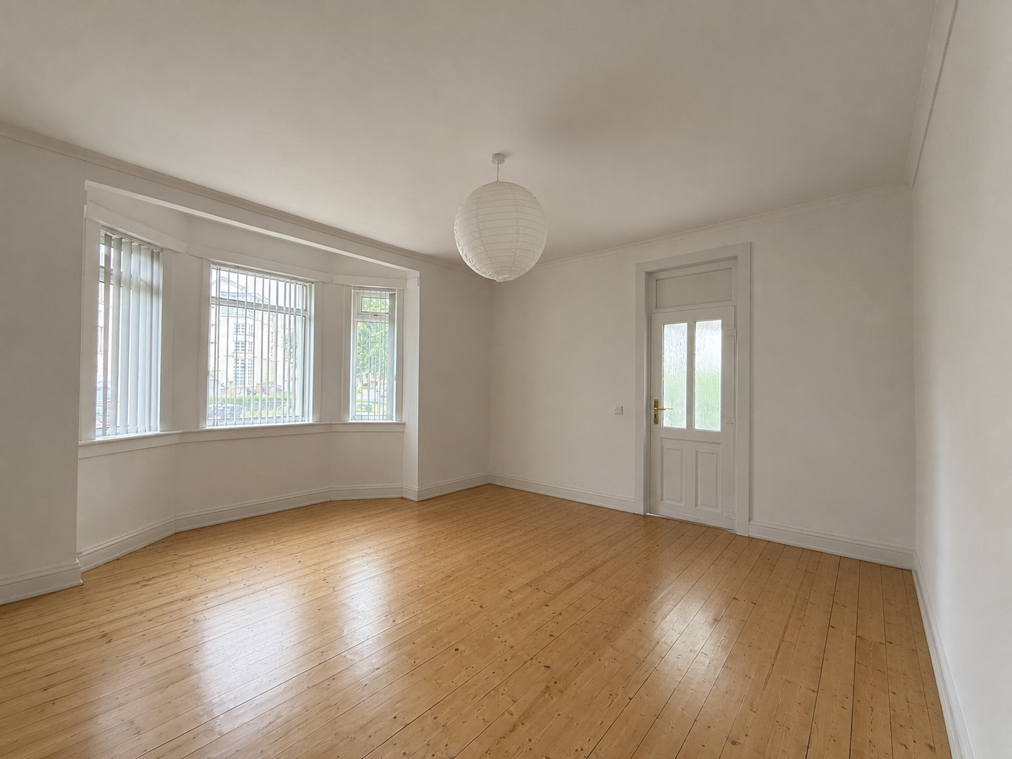Flat Hawkhill Avenue in City of Edinburgh