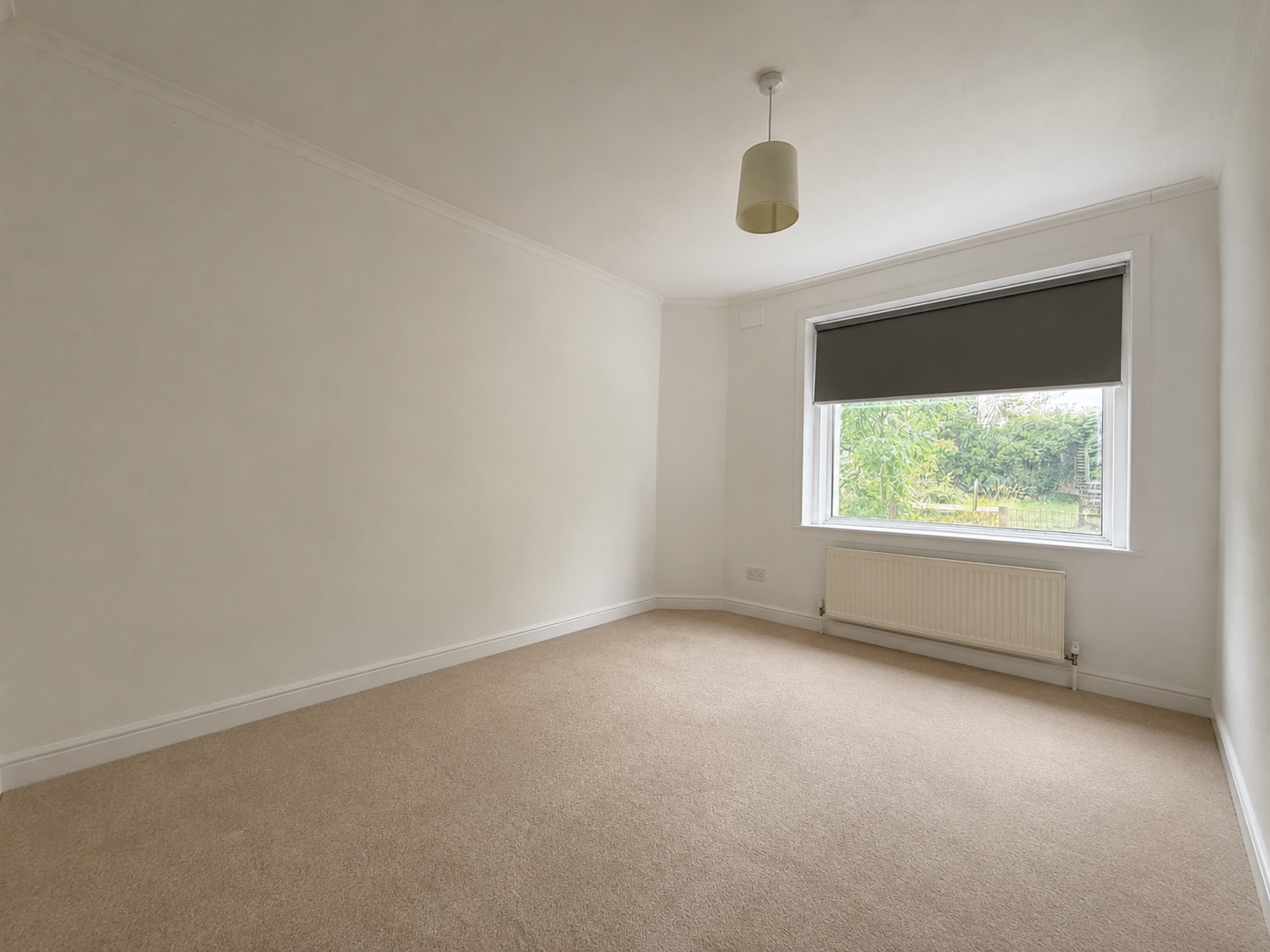 Flat Hawkhill Avenue in City of Edinburgh