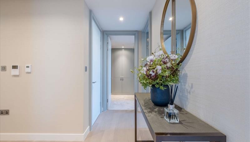 Flat TOTTERIDGE COMMON in London
