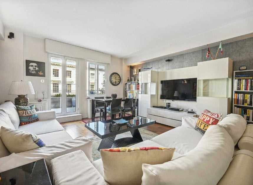 Flat Cheltenham Terrace in Greater London