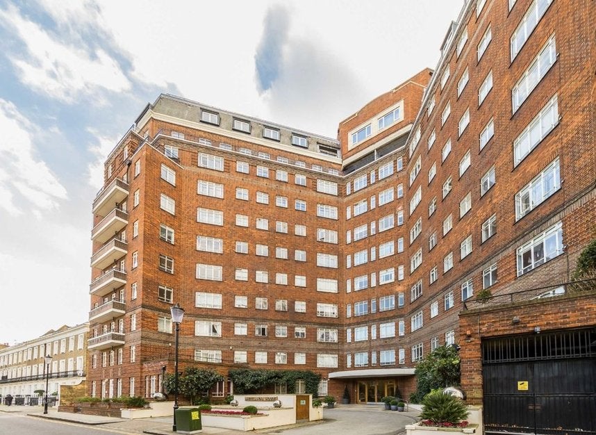 Flat Cheltenham Terrace in Greater London