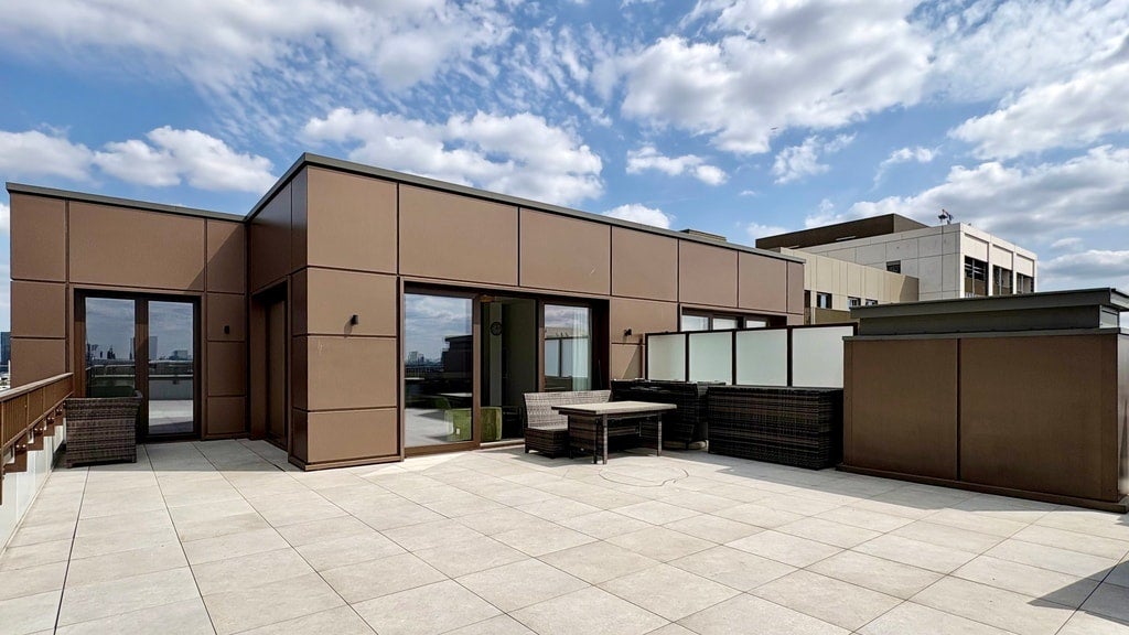 Flat Selsdon Way in Greater London