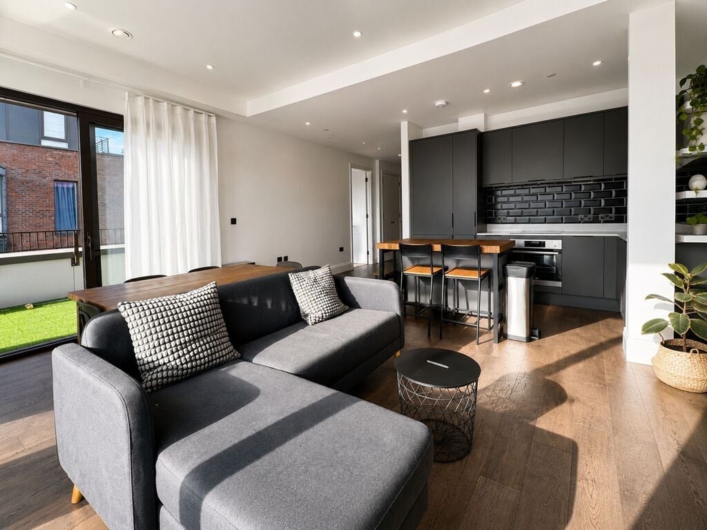 Flat Selsdon Way in Greater London