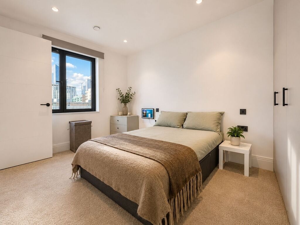 Flat Selsdon Way in Greater London