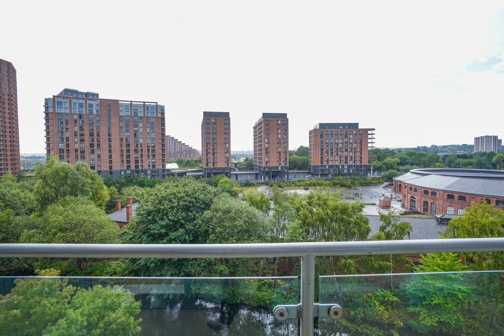 Flat Gotts Road in Leeds