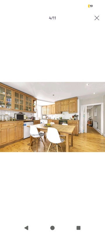 Room Burntwood Lane in Greater London