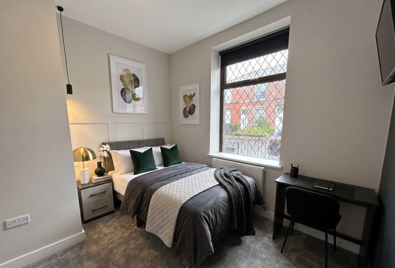 Room Back Stephen Street in Bury