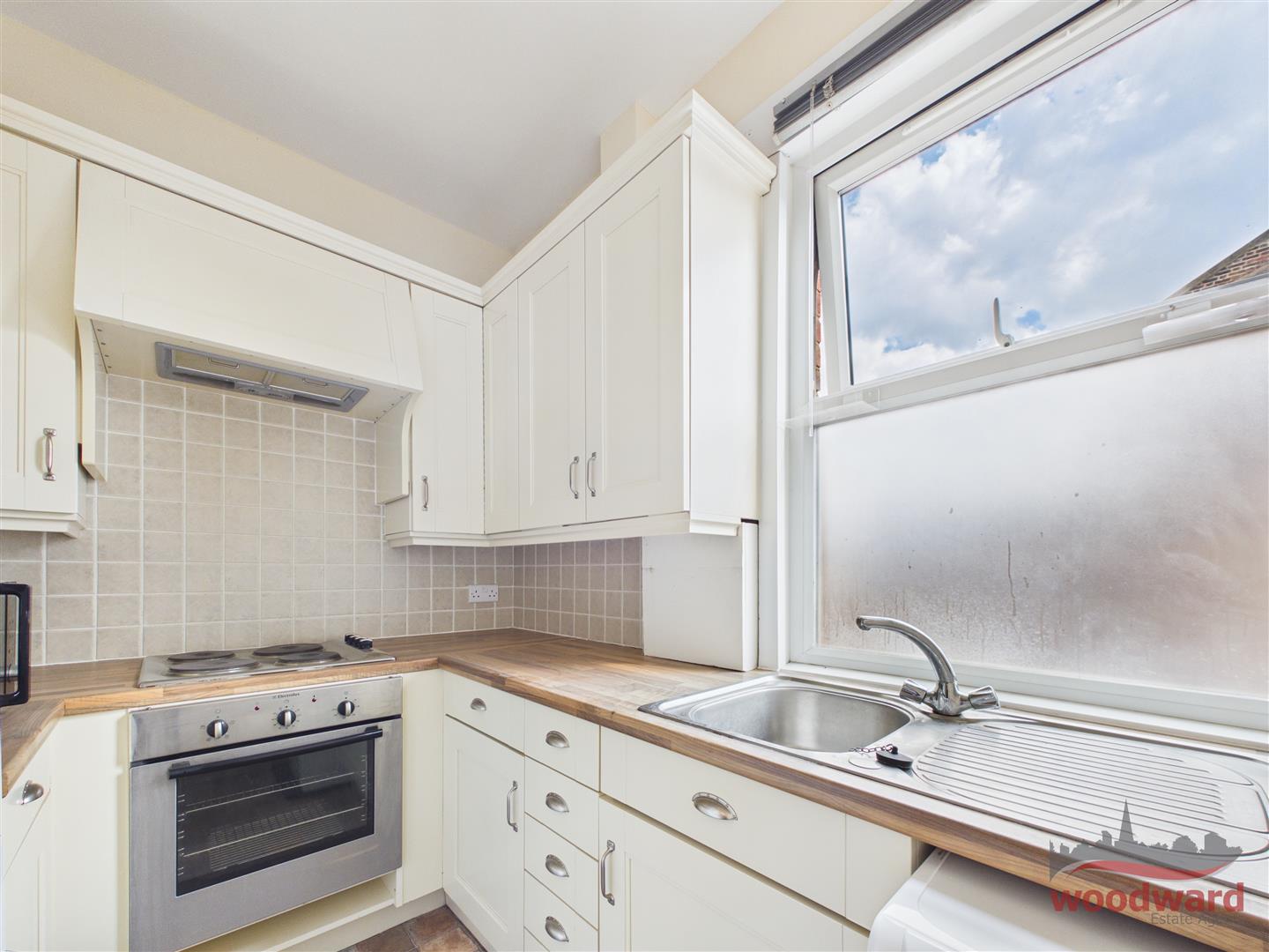 Flat Hindes Road in Greater London