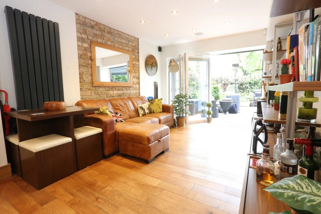 Flat Bethnal Green Estate in Greater London