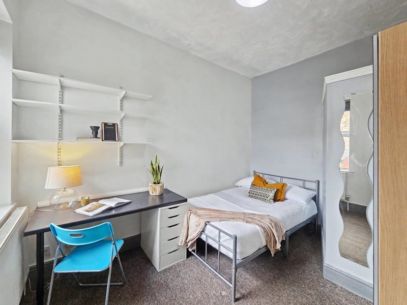 Room Richmond Road in Manchester