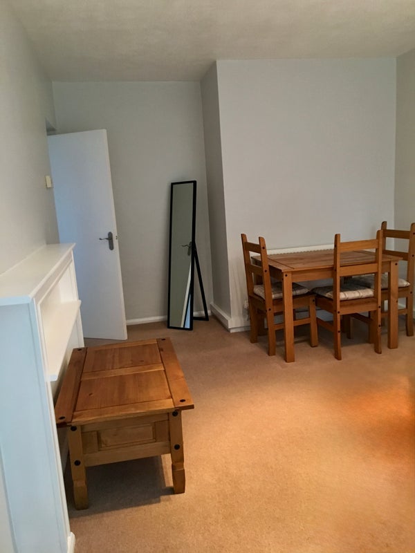 Flat Cortis Road in Greater London