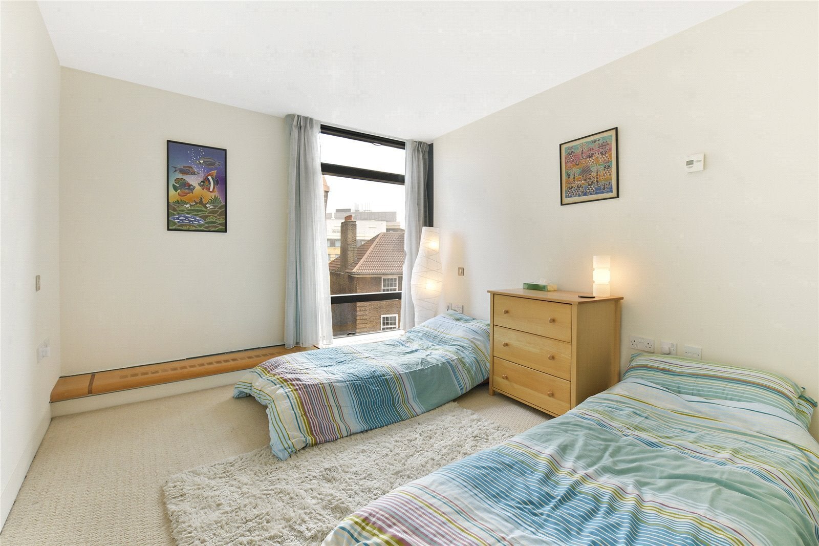 Flat Albert Embankment in Greater London