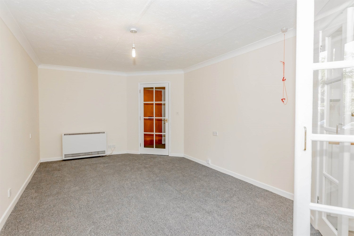 Flat Church Avenue in Rushmoor
