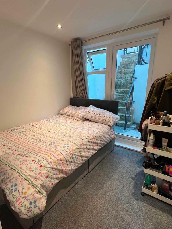 Room Wilberforce Road in Greater London