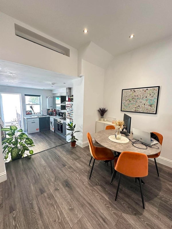 Room Wilberforce Road in Greater London