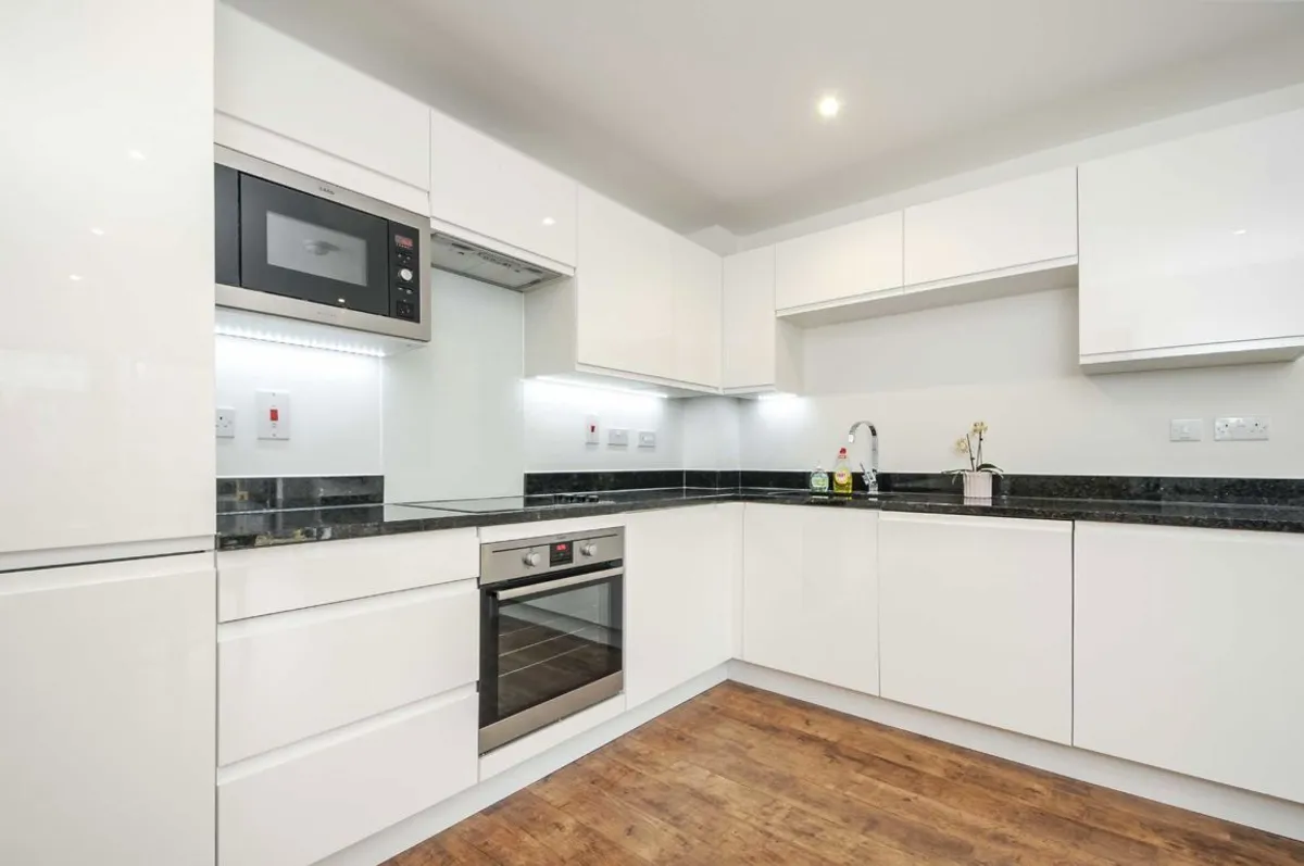 Flat Knightley Walk in Greater London