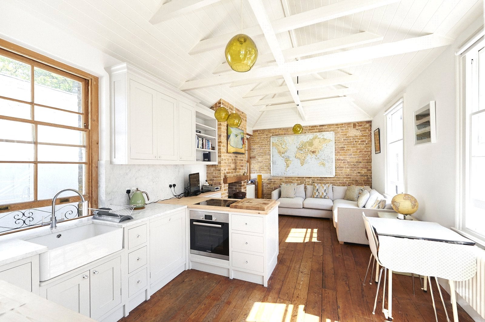 Flat Terrace Lane in Greater London