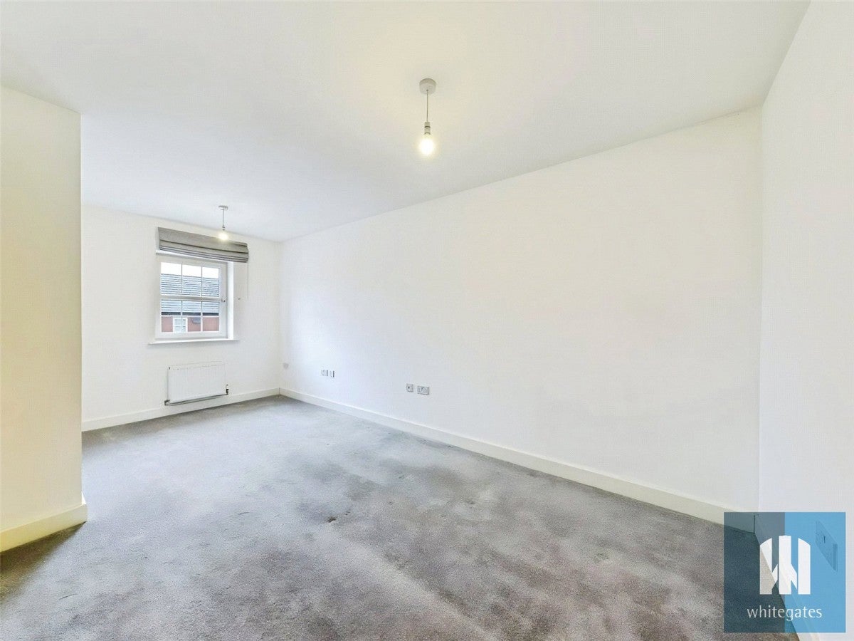 House Stoborough Crescent in Wakefield
