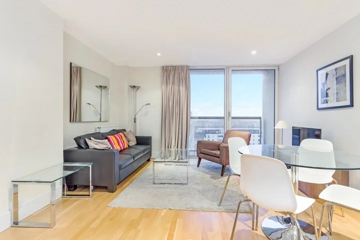 Flat Millharbour in Greater London