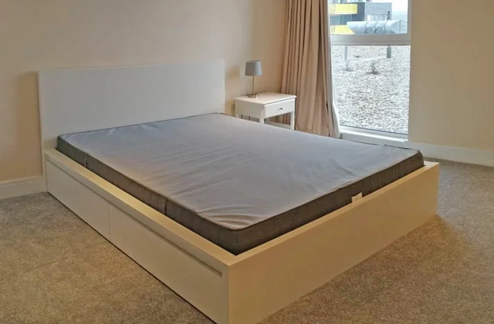 Flat Millharbour in Greater London