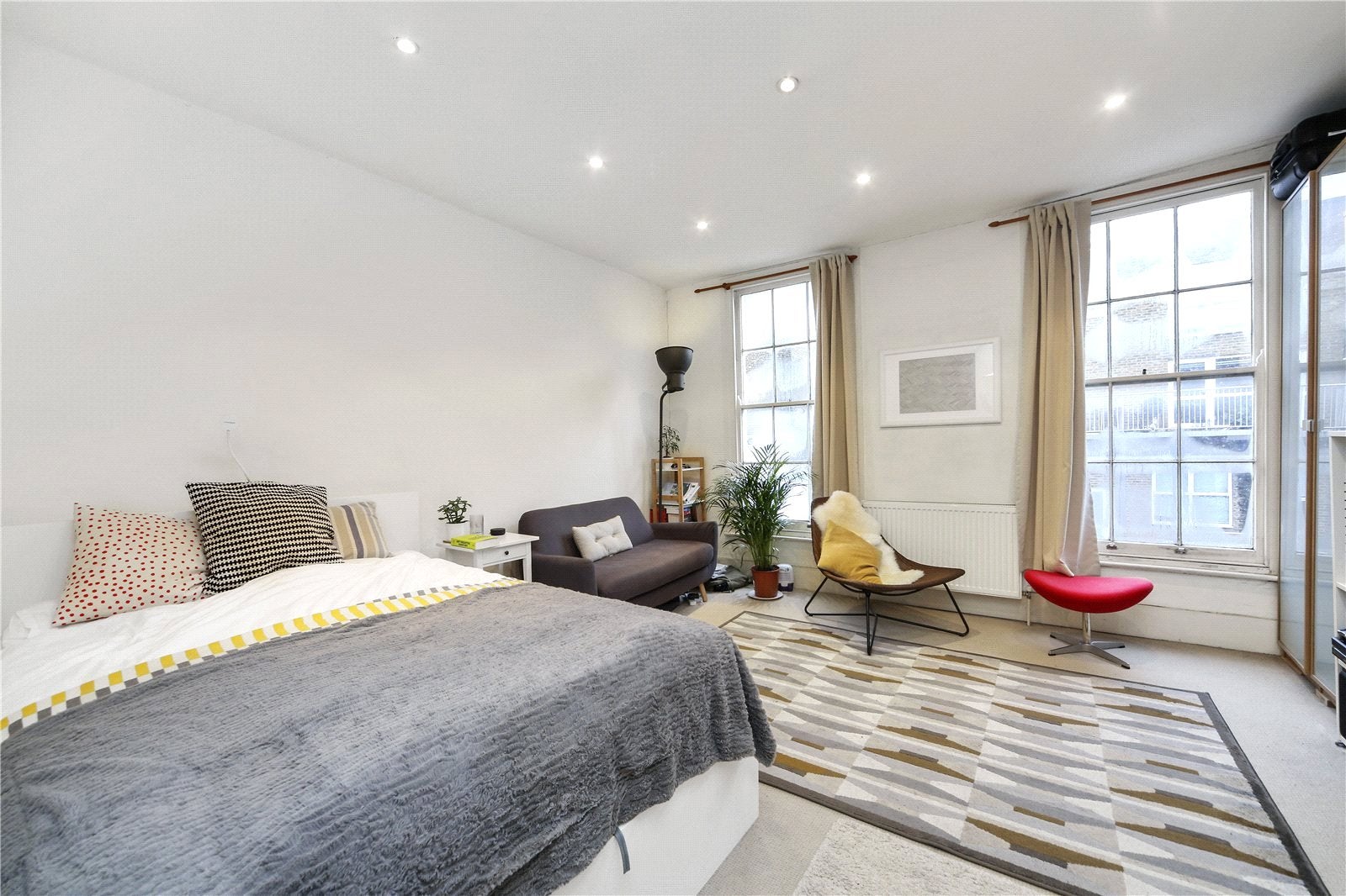 Flat Royal College Street in Greater London