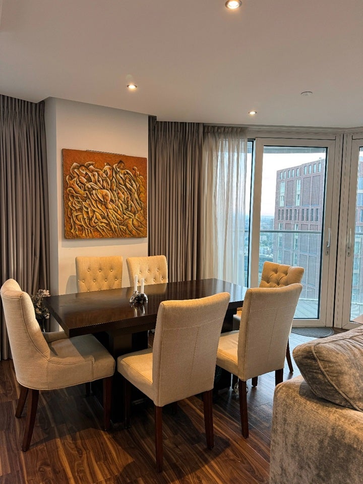 Flat Alie Street in Greater London