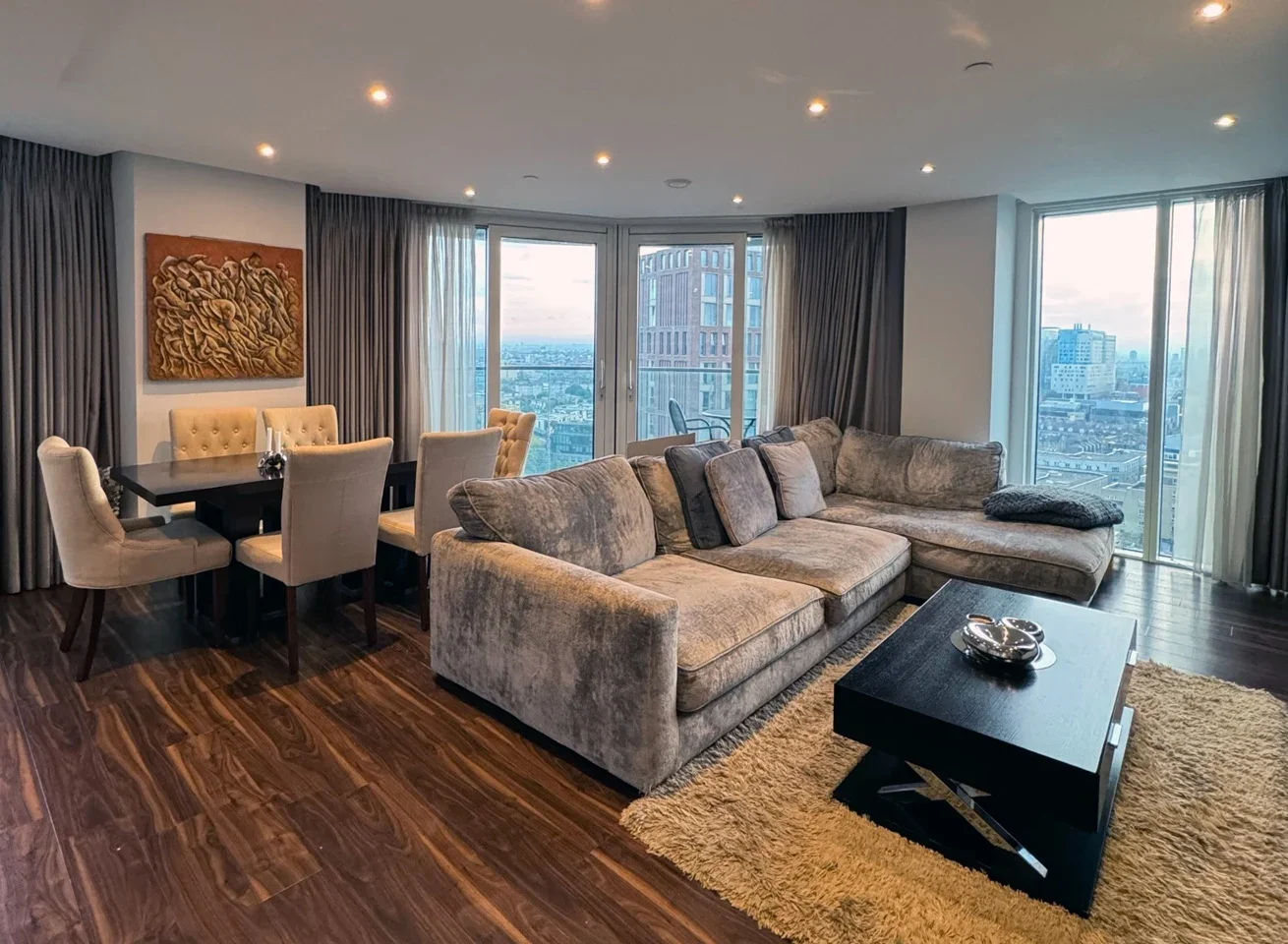 Flat Alie Street in Greater London