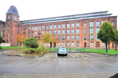 Flat Harlow Close in Stockport