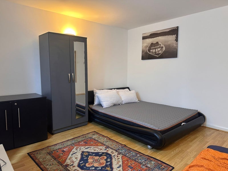 Room Johnson Street in Greater London